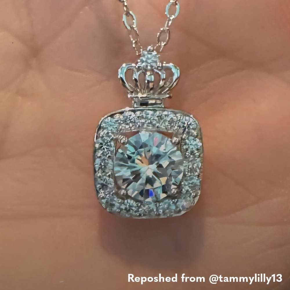 Elegant Silver Sparkling Moissanite Pendant Necklace GRA Certified NWT
